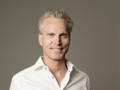Dr. Robert Bauder